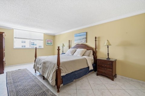Condo in Hollywood, Florida, 2 bedrooms № 2173898 - photo 23