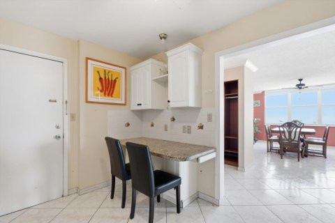 Condo in Hollywood, Florida, 2 bedrooms № 2173898 - photo 21