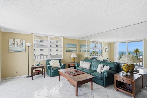 Condo in Hollywood, Florida, 2 bedrooms № 2173898 - photo 9