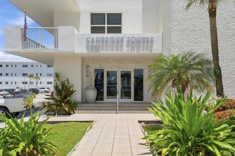 Condo in Hollywood, Florida, 2 bedrooms № 2173898