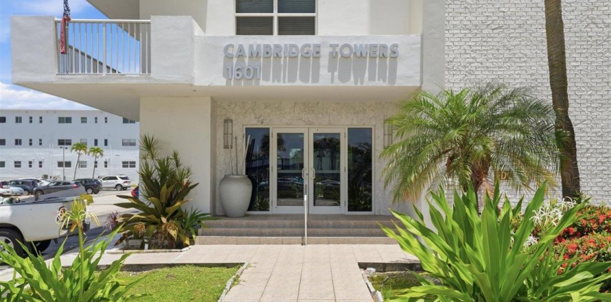 Condo in Hollywood, Florida, 2 bedrooms № 2173898
