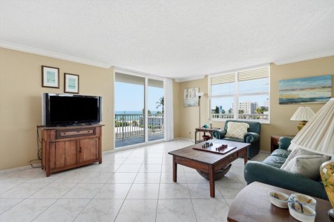 Condo in Hollywood, Florida, 2 bedrooms № 2173898 - photo 10