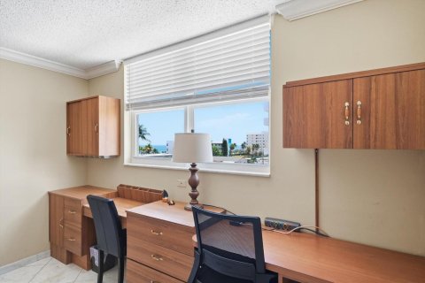 Condo in Hollywood, Florida, 2 bedrooms № 2173898 - photo 28