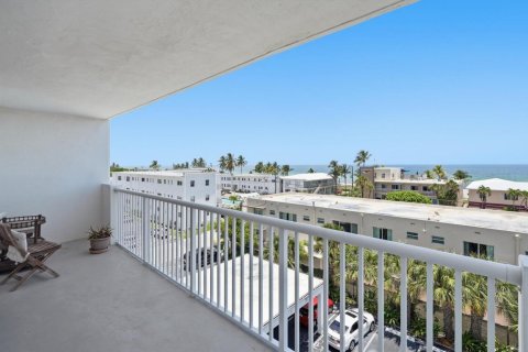 Condo in Hollywood, Florida, 2 bedrooms № 2173898 - photo 17