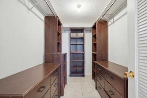 Condo in Hollywood, Florida, 2 bedrooms № 2173898 - photo 30