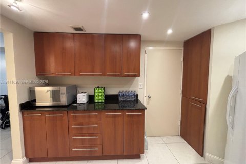 Copropriété à vendre à Miami, Floride: 2 chambres, 91.97 m2 № 2428415 - photo 7
