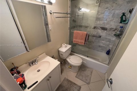 Copropriété à vendre à Miami, Floride: 2 chambres, 91.97 m2 № 2428415 - photo 19