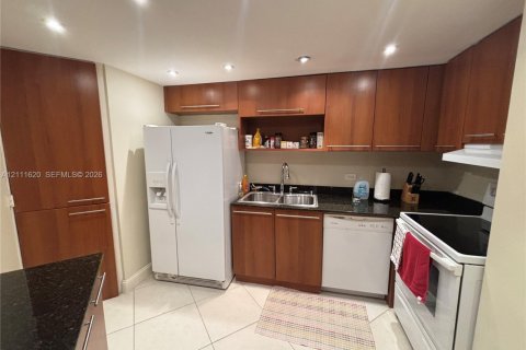 Copropriété à vendre à Miami, Floride: 2 chambres, 91.97 m2 № 2428415 - photo 8