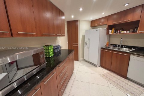 Copropriété à vendre à Miami, Floride: 2 chambres, 91.97 m2 № 2428415 - photo 5