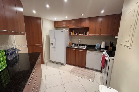 Copropriété à vendre à Miami, Floride: 2 chambres, 91.97 m2 № 2428415 - photo 6