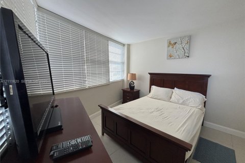 Copropriété à vendre à Miami, Floride: 2 chambres, 91.97 m2 № 2428415 - photo 12