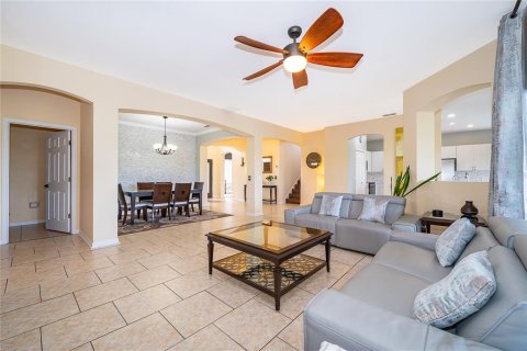 House in BELLALAGO in Kissimmee, Florida 6 bedrooms, 337.79 sq.m. № 2217569 - photo 9
