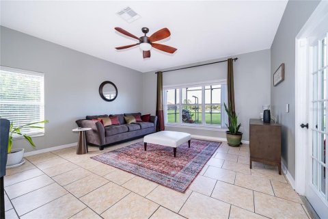 House in BELLALAGO in Kissimmee, Florida 6 bedrooms, 337.79 sq.m. № 2217569 - photo 15