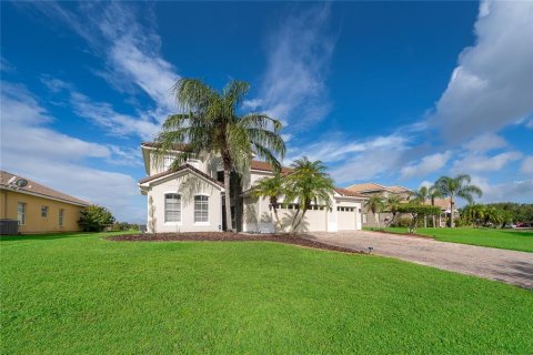 House in BELLALAGO in Kissimmee, Florida 6 bedrooms, 337.79 sq.m. № 2217569 - photo 3