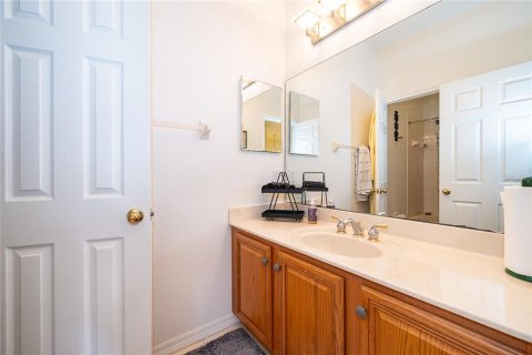 House in BELLALAGO in Kissimmee, Florida 6 bedrooms, 337.79 sq.m. № 2217569 - photo 28