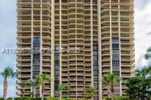 Copropriété à vendre à Bal Harbour, Floride: 3 chambres, 340.95 m2 № 1994627 - photo 1