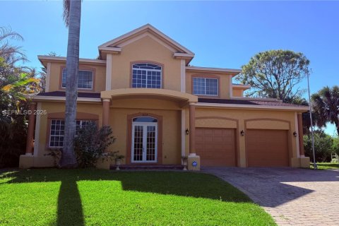 Villa ou maison à Port St. Lucie, Floride 4 chambres, 270.25 m2 № 2075380
