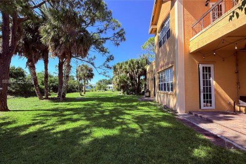 Villa ou maison à vendre à Port St. Lucie, Floride: 4 chambres, 270.25 m2 № 2075380 - photo 2