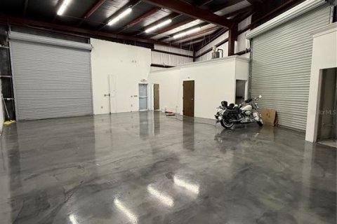 Propiedad comercial en alquiler en Palm Harbor, Florida, 460.42 m2 № 1901123 - foto 6