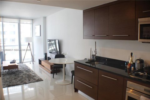 Снять в аренду кондоминиум в Майами, Флорида 1 спальня, 68м2, № 2050818 - фото 6