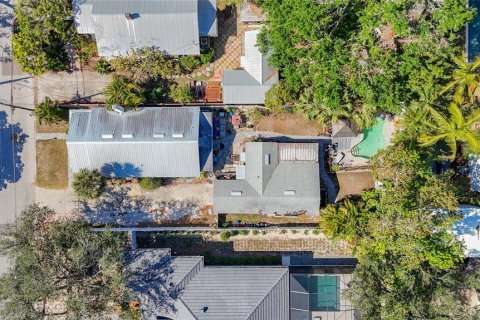 Купить виллу или дом в Сарасота, Флорида 3 комнаты, 119.84м2, № 1899524 - фото 24