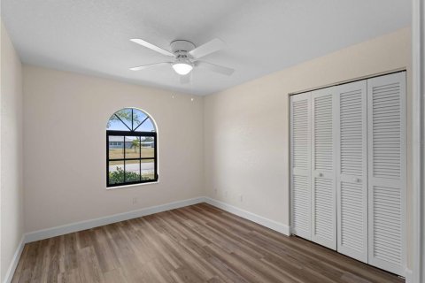 House in Port Charlotte, Florida 4 bedrooms, 234.49 sq.m. № 1509394 - photo 16