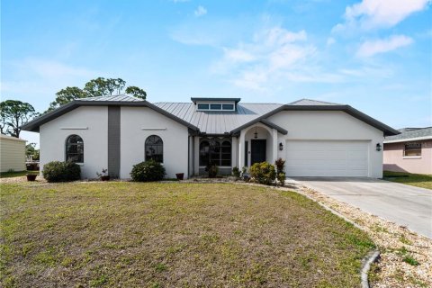 House in Port Charlotte, Florida 4 bedrooms, 234.49 sq.m. № 1509394 - photo 1