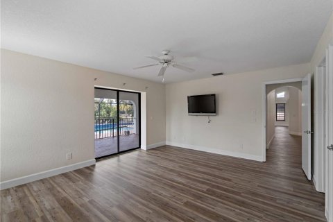 House in Port Charlotte, Florida 4 bedrooms, 234.49 sq.m. № 1509394 - photo 11