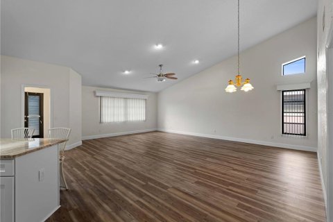 House in Port Charlotte, Florida 4 bedrooms, 234.49 sq.m. № 1509394 - photo 10