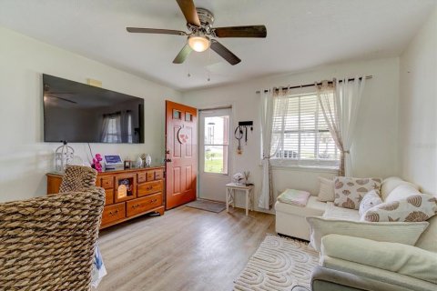 Commercial property in Ormond Beach, Florida 4 bedrooms, 125.42 sq.m. № 2096704 - photo 25