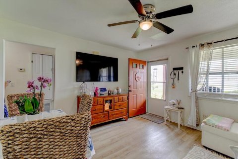 Commercial property in Ormond Beach, Florida 4 bedrooms, 125.42 sq.m. № 2096704 - photo 26