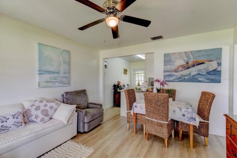 Commercial property in Ormond Beach, Florida 4 bedrooms, 125.42 sq.m. № 2096704 - photo 27