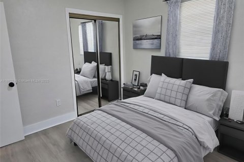Casa en alquiler en Miami, Florida, 4 dormitorios, 128.39 m2 № 1929560 - foto 10