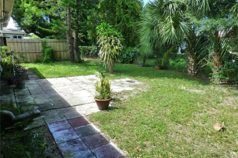 Villa ou maison à louer à Port Richey, Floride: 2 chambres, 79.9 m2 № 2436718 - photo 16