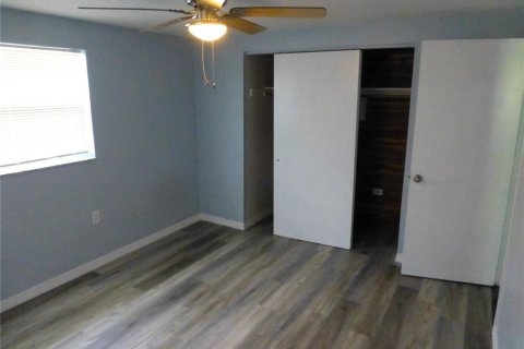 Villa ou maison à louer à Port Richey, Floride: 2 chambres, 79.9 m2 № 2436718 - photo 12