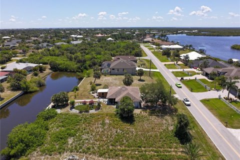 Land in Port Charlotte, Florida № 2092717 - photo 8