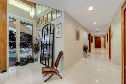 Casa en venta en Pinecrest, Florida, 5 dormitorios, 439.52 m2 № 2030273 - foto 15