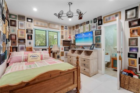 Casa en venta en Pinecrest, Florida, 5 dormitorios, 439.52 m2 № 2030273 - foto 26