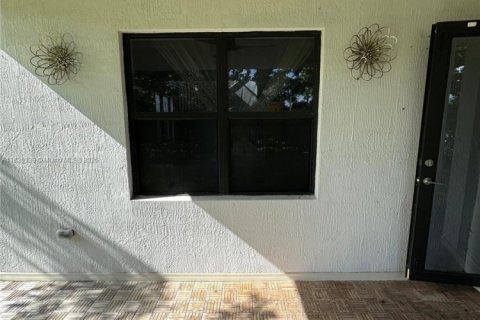 House in Miramar, Florida 5 bedrooms, 314.1 sq.m. № 1794456 - photo 23