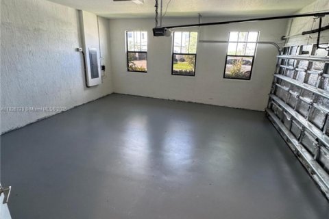 House in Miramar, Florida 5 bedrooms, 314.1 sq.m. № 1794456 - photo 11