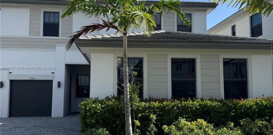 House in Miramar, Florida 5 bedrooms, 314.1 sq.m. № 1794456