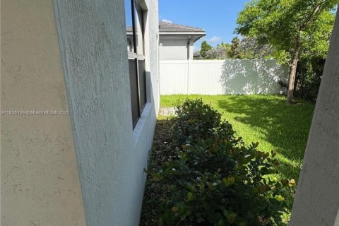 House in Miramar, Florida 5 bedrooms, 314.1 sq.m. № 1794456 - photo 19