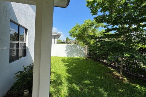 House in Miramar, Florida 5 bedrooms, 314.1 sq.m. № 1794456 - photo 18
