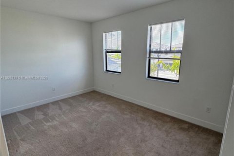 House in Miramar, Florida 5 bedrooms, 314.1 sq.m. № 1794456 - photo 24