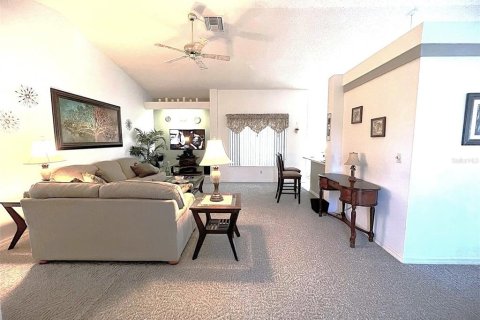 House in Spring Hill, Florida 3 bedrooms, 150.22 sq.m. № 1845219 - photo 3