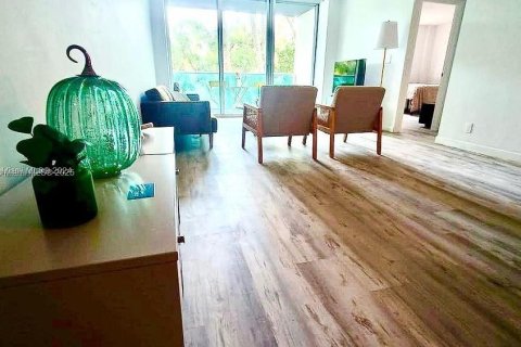 Condominio en venta en Hollywood, Florida, 1 dormitorio, 84.08 m2 № 1927342 - foto 3