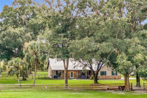 Casa en Chiefland, Florida 3 dormitorios, 203.55 m2 № 2372816