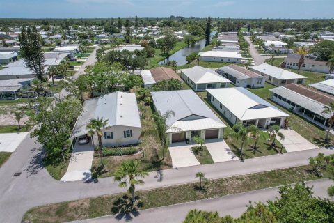 Villa ou maison à vendre à Port St. Lucie, Floride: 2 chambres, 151.15 m2 № 2191221 - photo 27
