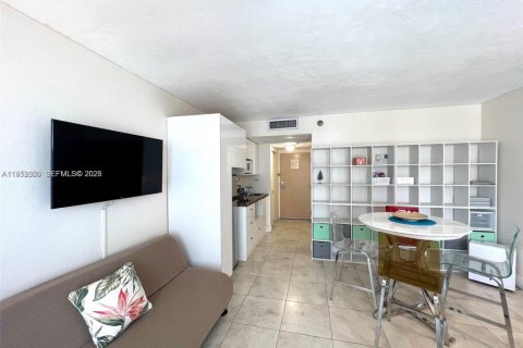 Купить кондоминиум в Санни-Айлс-Бич, Флорида 33.44м2, № 2008601 - фото 10