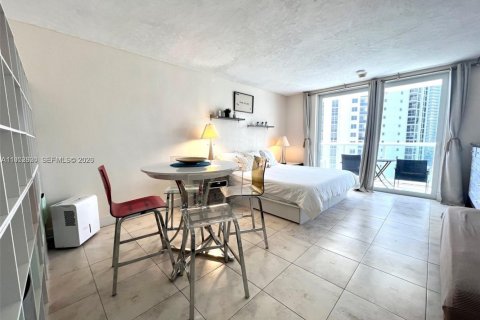 Купить кондоминиум в Санни-Айлс-Бич, Флорида 33.44м2, № 2008601 - фото 8